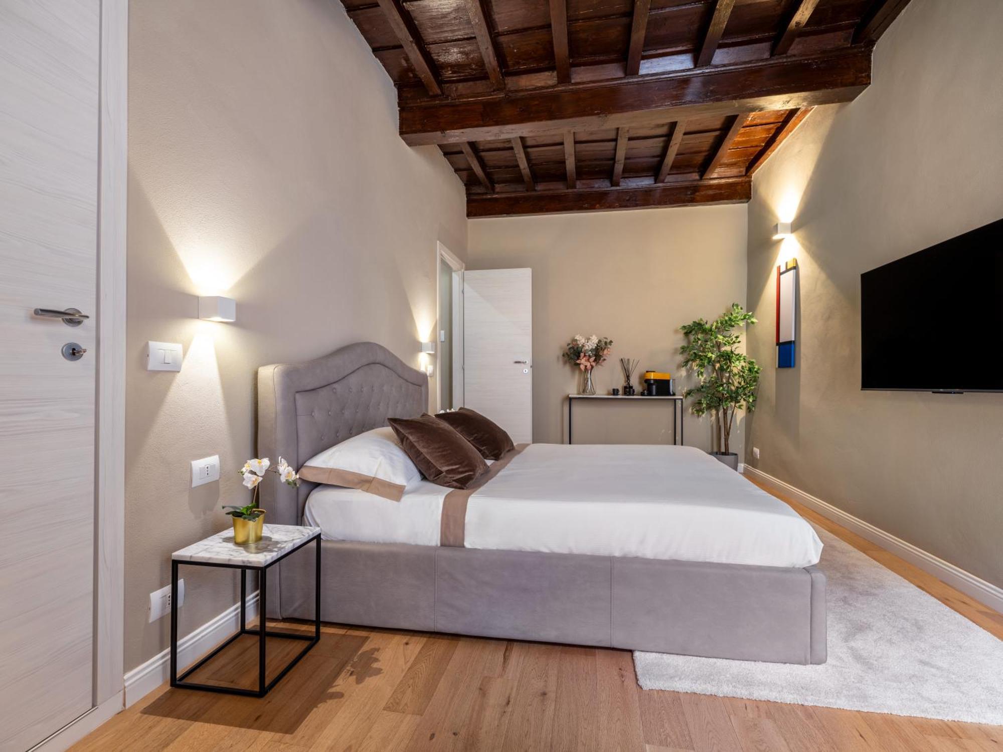 Santa Croce Luxury Suite - Dolcevita Holiday Флоренция Екстериор снимка